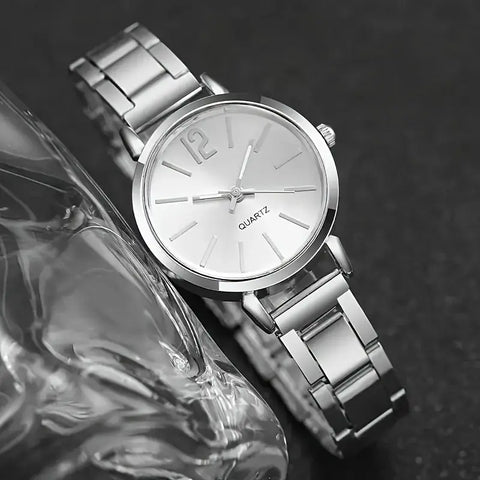 Simple Alloy Quartz Watch With  Stylish Timepiece